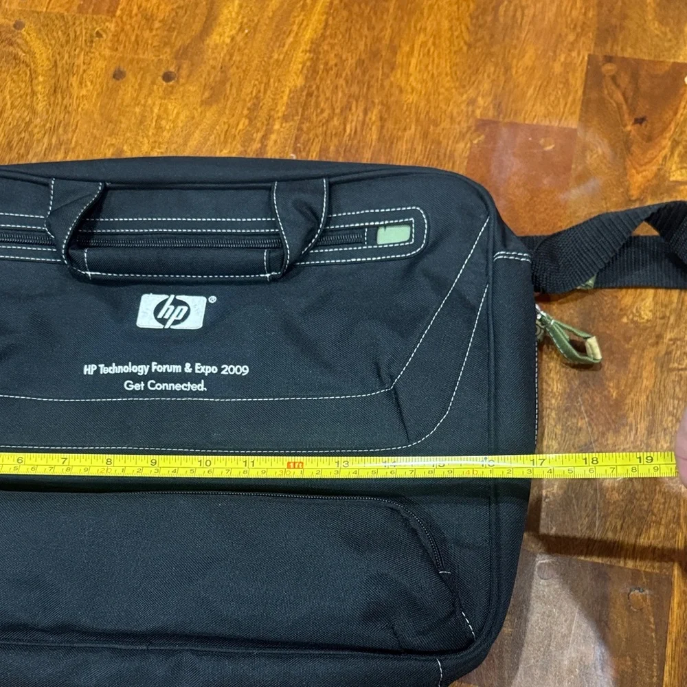 HP Technology Forum & Expo 2009 “Get Connected” Black Laptop Messenger Bag